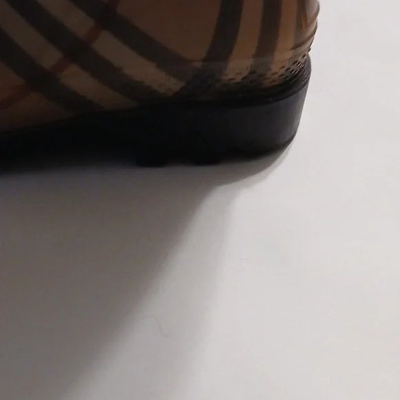 BURBERRY RAIN BOOTS - Picture 7 of 9